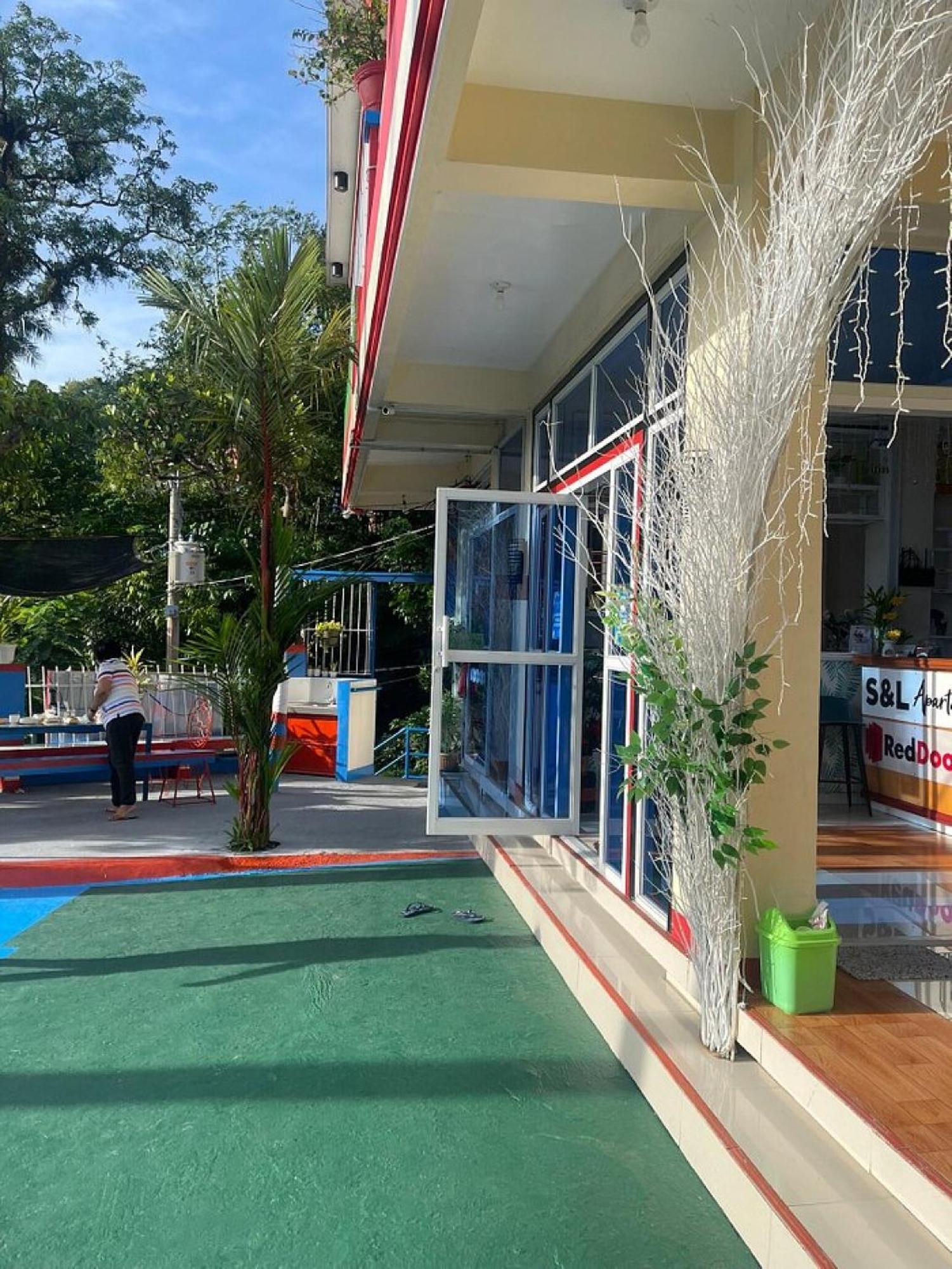 Reddoorz At S & L Apartelle Daraga Albay Legazpi Eksteriør bilde